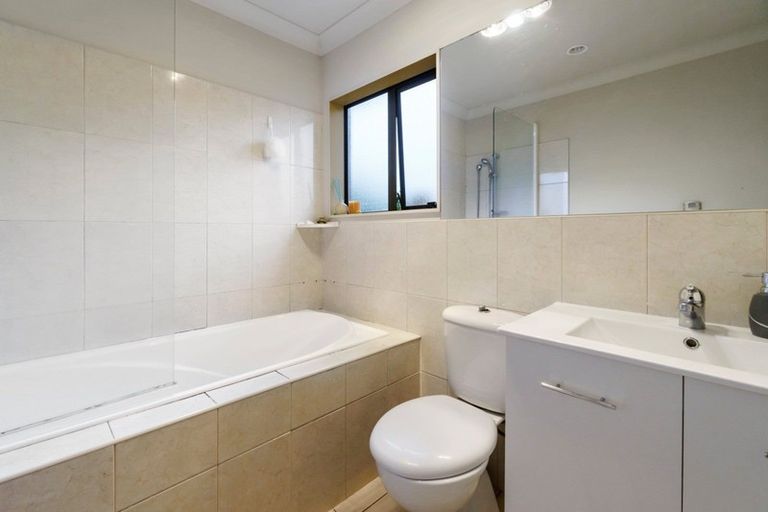 Photo of property in 52a Oakdale Road, Mount Roskill, Auckland, 1041