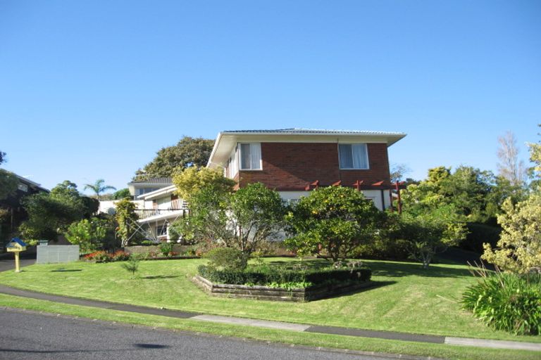 Photo of property in 39 Pickwick Parade, Mellons Bay, Auckland, 2014