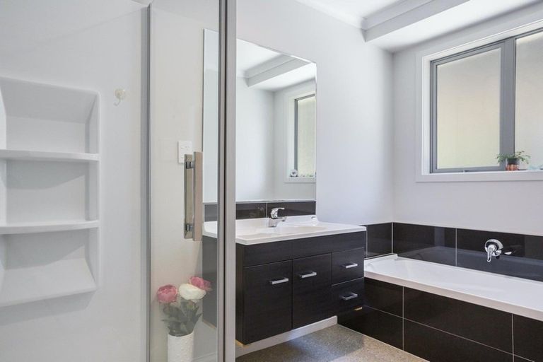 Photo of property in 24 Banks Boulevard, Whitby, Porirua, 5024