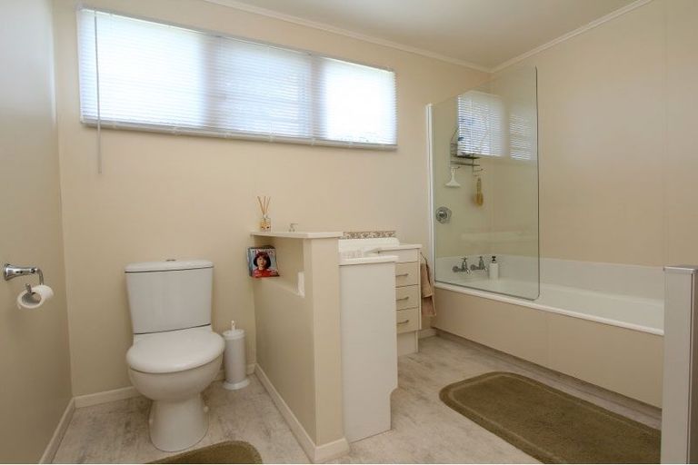 Photo of property in 8 Pipi Street, Te Awanga, 4102
