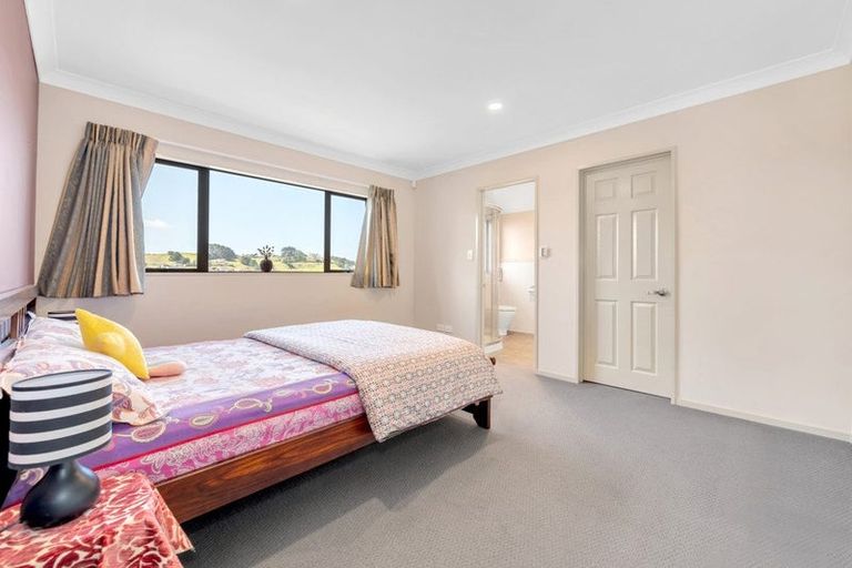 Photo of property in 26 Chateau Rise, Flat Bush, Auckland, 2016