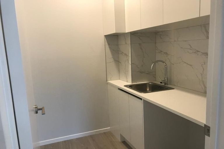 Photo of property in 10 Wyon Way, Flat Bush, Auckland, 2016