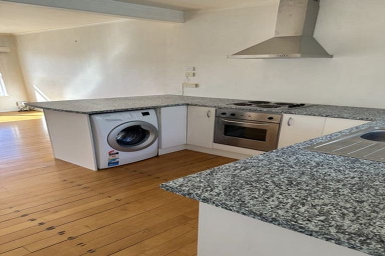 Photo of property in 1/8 Craig Road, Milford, Auckland, 0620