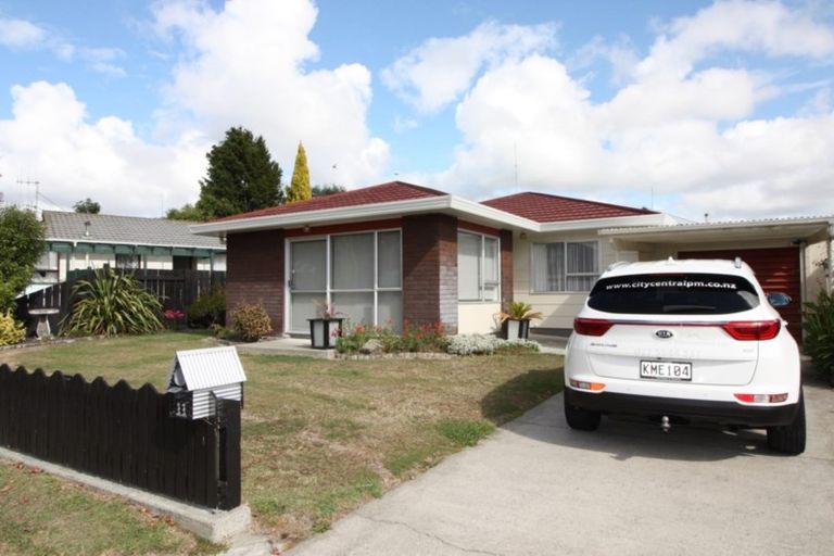 Photo of property in 11 Newton Place, Westbrook, Palmerston North, 4412