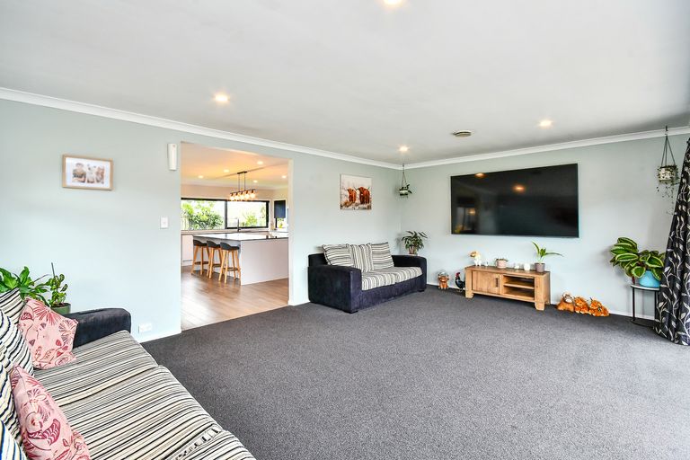 Photo of property in 516a Great South Road, Rosehill, Papakura, 2113
