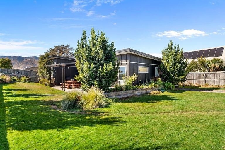Photo of property in 8 Bell Street, Lake Hawea, Wanaka, 9382