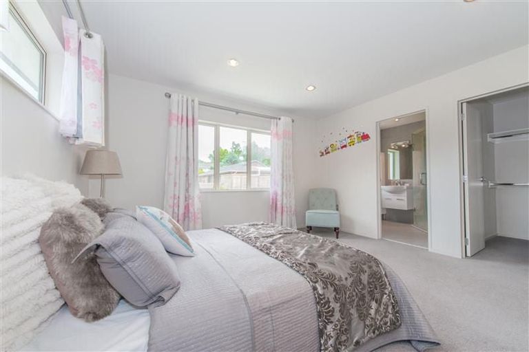 Photo of property in 4 Regatta Road, Torbay, Auckland, 0630