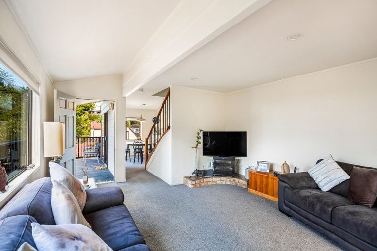 Photo of property in 2/32 Palliser Lane, Browns Bay, Auckland, 0630