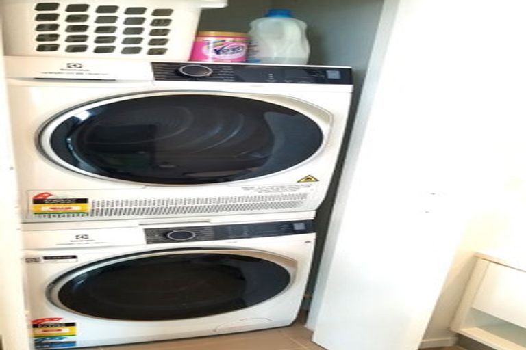 Photo of property in Sentinel Apartments, 1102/3 Northcroft Street, Takapuna, Auckland, 0622