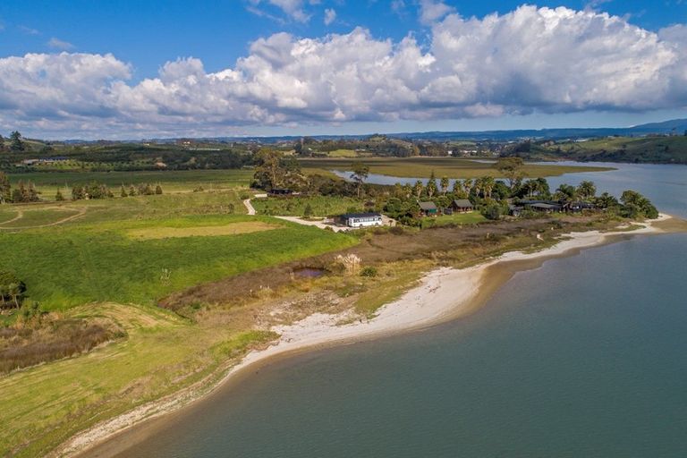 Photo of property in 23a Pahoia Beach Road, Whakamarama, 3172