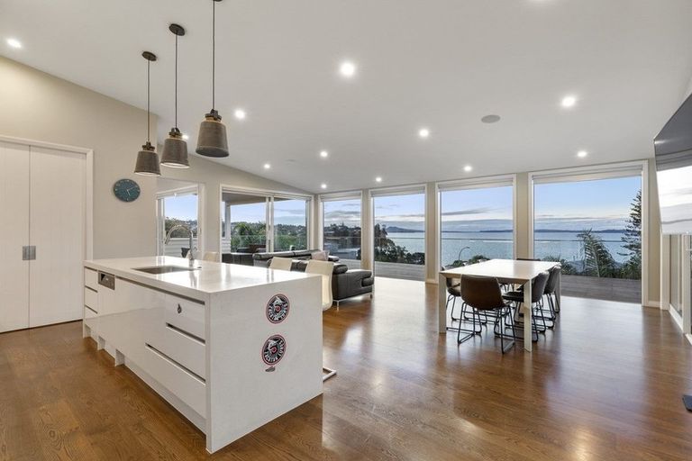 Photo of property in 4 Rangitoto View Road, Cockle Bay, Auckland, 2014