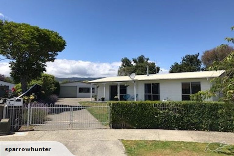 Photo of property in 6 Aratika Crescent, Otaki, 5512