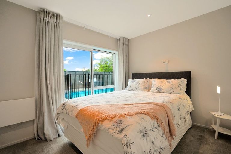 Photo of property in 93 Kiwi Esplanade, Mangere Bridge, Auckland, 2022