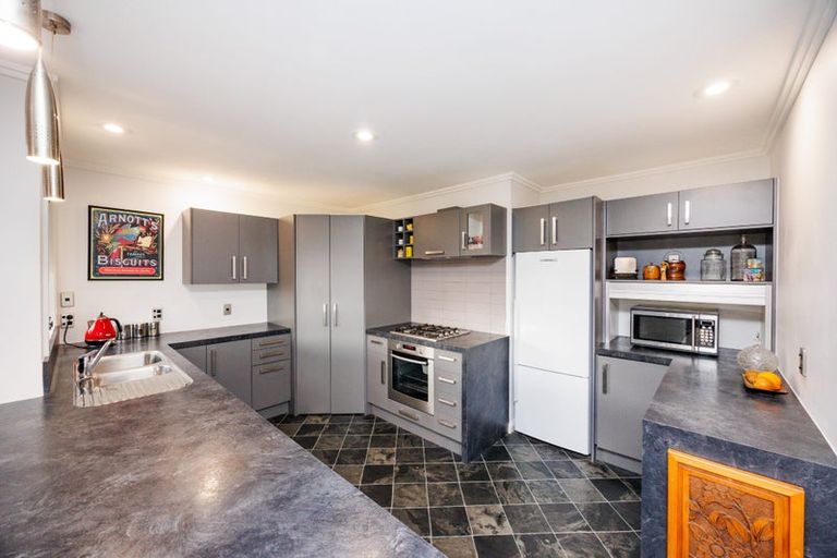 Photo of property in 11 Majestic Way, Kelvin Grove, Palmerston North, 4414