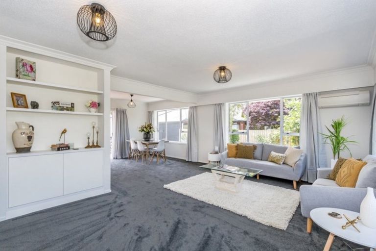 Photo of property in 7 Pinehurst Crescent, Russley, Christchurch, 8042