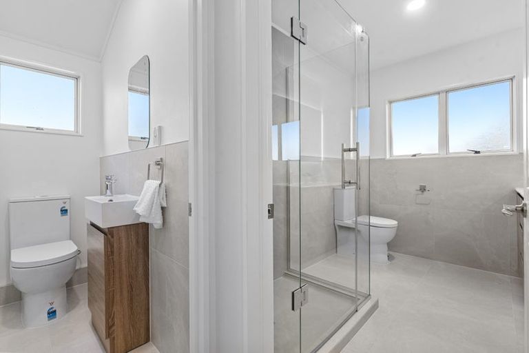 Photo of property in 18a Jacanas Place, Unsworth Heights, Auckland, 0632