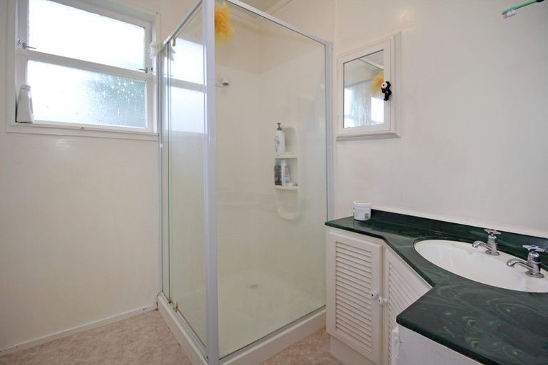 Photo of property in 14 Valencia Place, Manurewa, Auckland, 2102