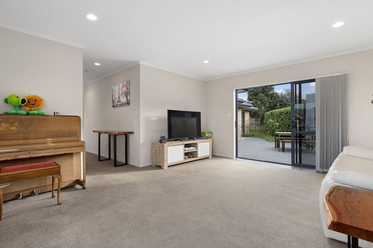 Photo of property in 38 Wiltshire Drive, Huntington, Hamilton, 3210