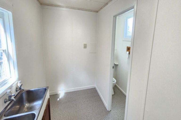 Photo of property in 8 Cutfield Road, New Plymouth, 4310