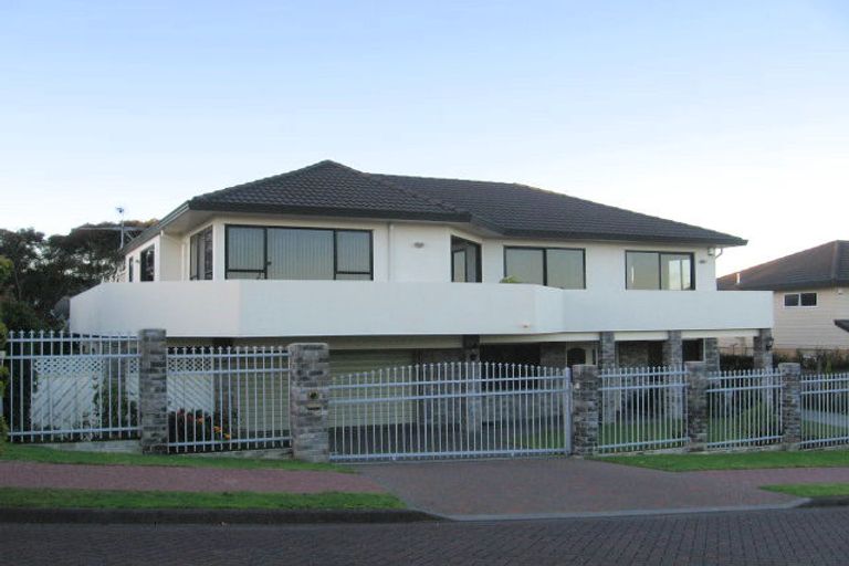 Photo of property in 14 Ferntree Terrace, West Harbour, Auckland, 0618
