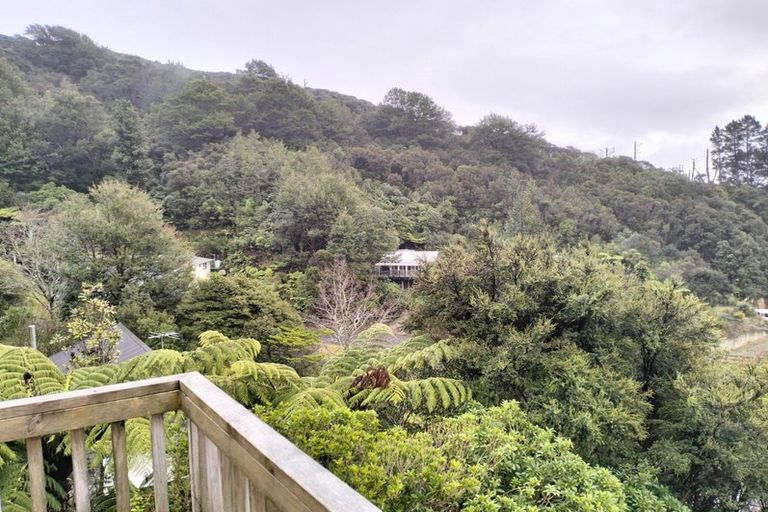 Photo of property in 27 Ngahere Street, Stokes Valley, Lower Hutt, 5019