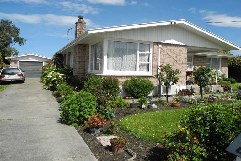 Photo of property in 2 Durham Street, Waimate, 7924