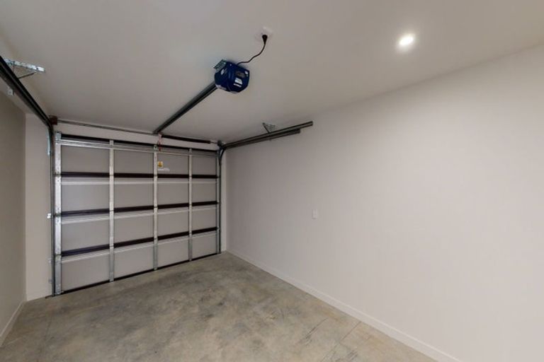 Photo of property in 1c Wai-iti Crescent, Woburn, Lower Hutt, 5010