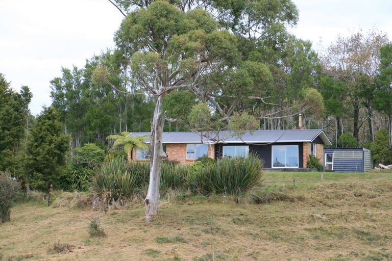 Photo of property in 556 Mangorei Road, Mangorei, New Plymouth, 4371