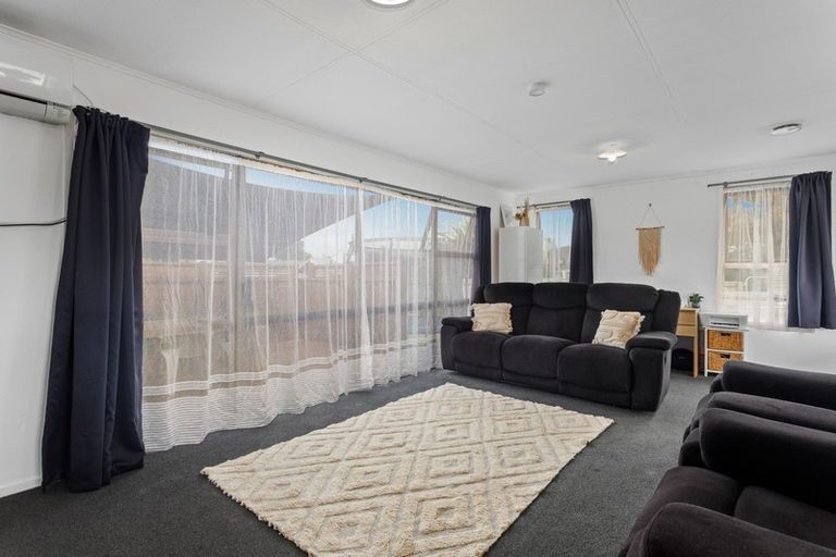 Photo of property in 15 Matipo Place, Edgecumbe, 3120