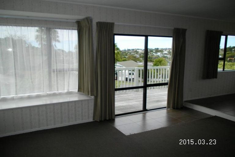 Photo of property in 12 Ian Sage Avenue, Torbay, Auckland, 0630
