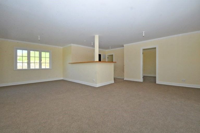 Photo of property in 1742 South Head Road, South Head, Helensville, 0874