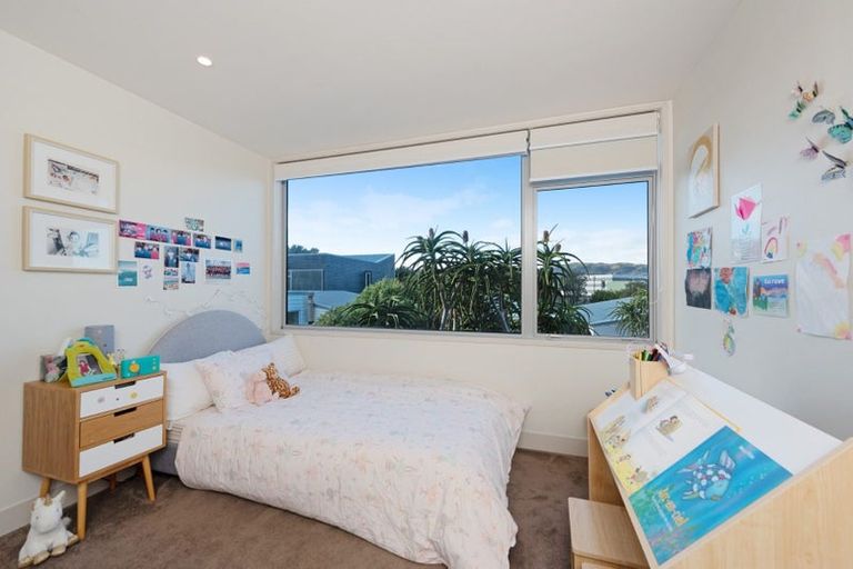 Photo of property in 10 Boardwalk Lane, Seatoun, Wellington, 6022