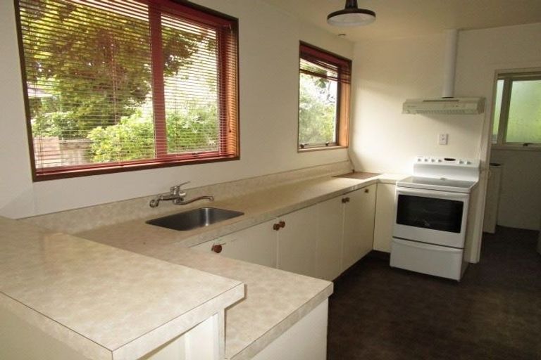 Photo of property in 12 Hooker Avenue, Bryndwr, Christchurch, 8053