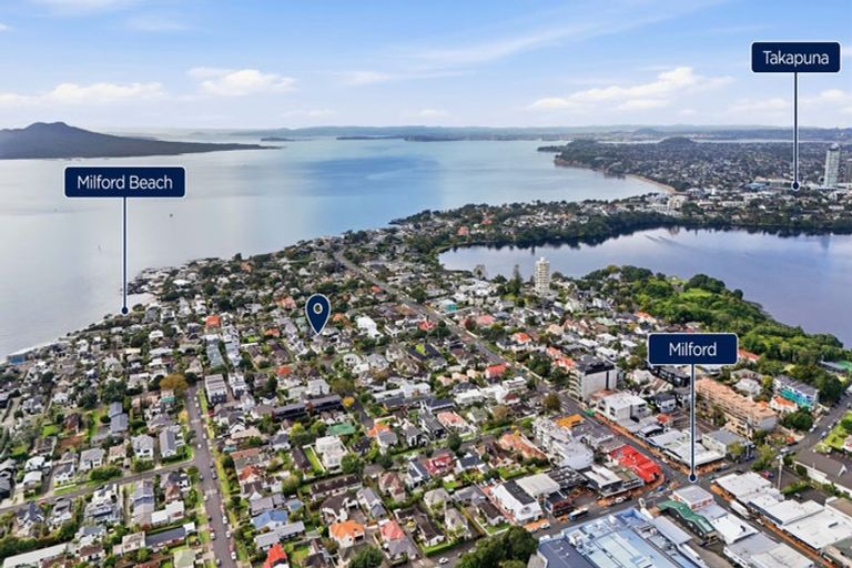 Photo of property in 2/13 Saltburn Road, Milford, Auckland, 0620