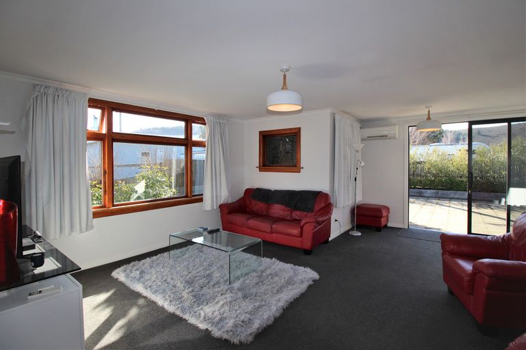 Photo of property in 37 Newcastle Street, Clyde, 9330