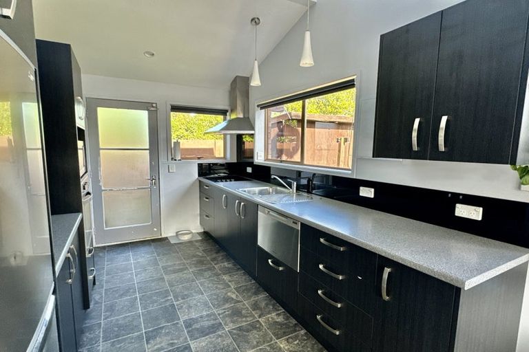 Photo of property in 4/135 Parrs Cross Road, Glen Eden, Auckland, 0612