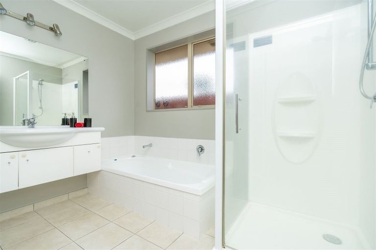 Photo of property in 10 Alderwick Place, Rototuna North, Hamilton, 3210