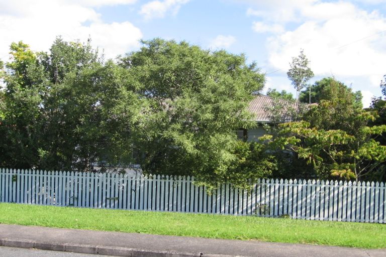 Photo of property in 42 Abbotleigh Avenue, Te Atatu Peninsula, Auckland, 0610