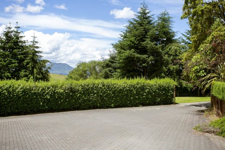 Photo of property in 214 Mapara Road, Acacia Bay, Taupo, 3385