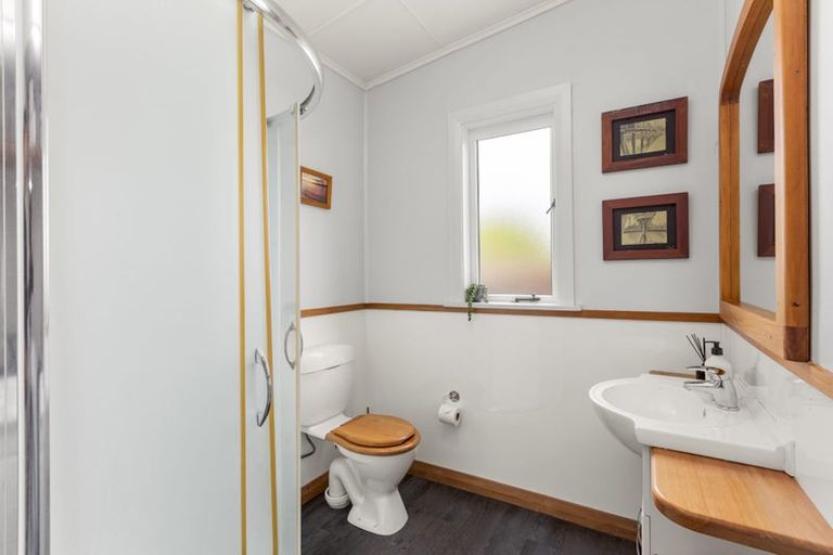 Photo of property in 49b Wallis Street, Raglan, 3225