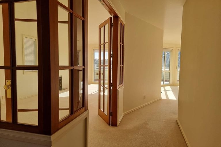 Photo of property in 2/24 Rangitoto Terrace, Milford, Auckland, 0620