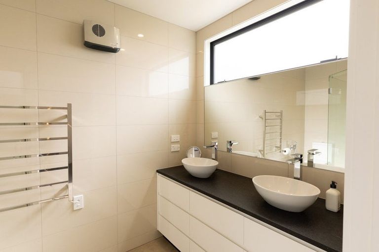 Photo of property in 19 Rimu Lane, Wanaka, 9305