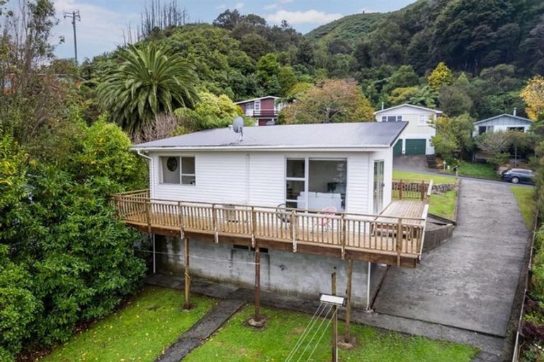 Photo of property in 53 Wright Street, Wainuiomata, Lower Hutt, 5014