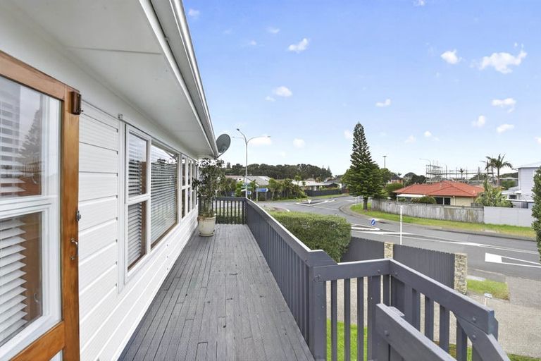 Photo of property in 250 Centreway Road, Orewa, 0931
