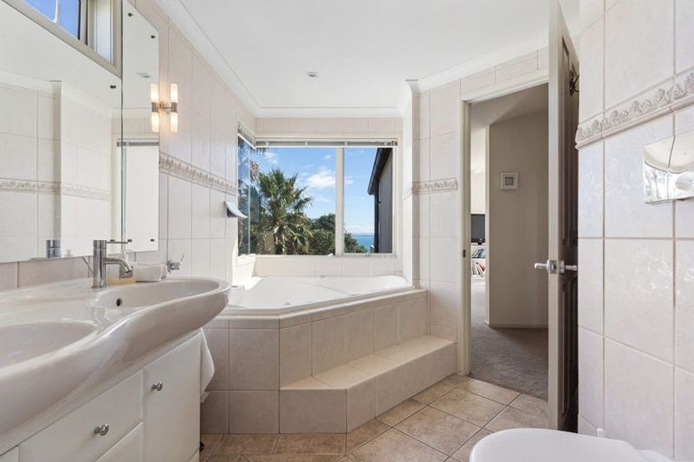 Photo of property in 1442 Whangaparaoa Road, Army Bay, Whangaparaoa, 0930