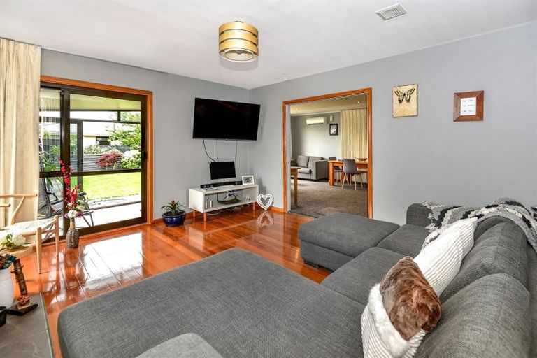 Photo of property in 105 Prestons Road, Redwood, Christchurch, 8051