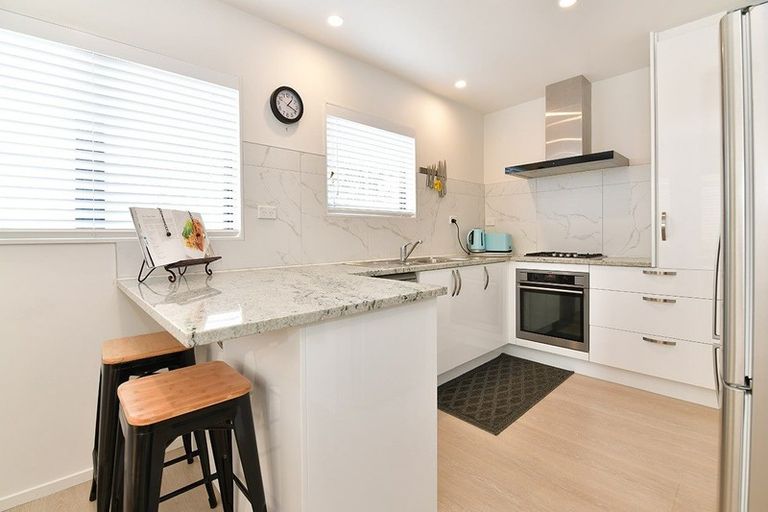 Photo of property in 15/19 Langana Avenue, Browns Bay, Auckland, 0630