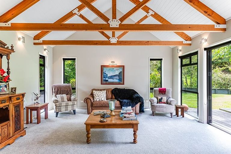 Photo of property in 208 Mapara Road, Acacia Bay, Taupo, 3385