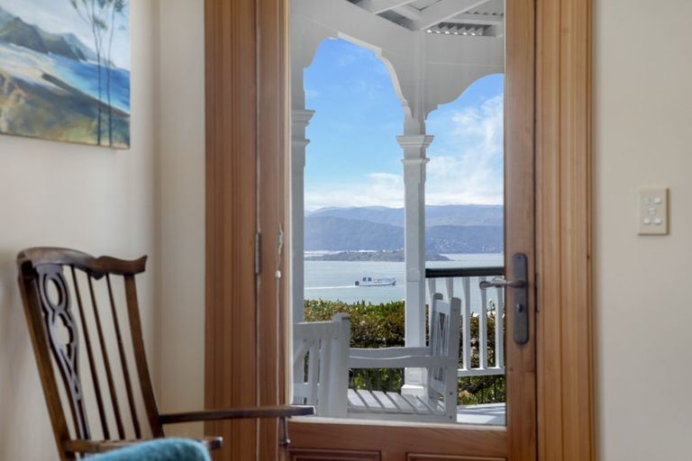 Photo of property in 25 Fairview Crescent, Kelburn, Wellington, 6012