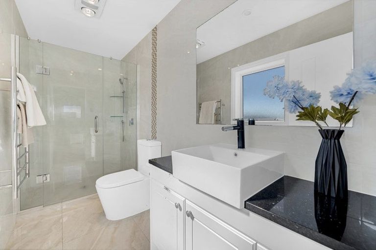 Photo of property in 16 Evelina Lane, Flat Bush, Auckland, 2019